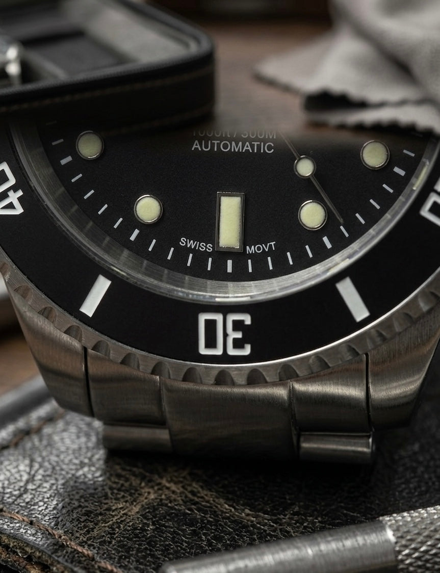 MWC Professional Military Diver 300m – Swiss Sellita SW200 Automatic, Sapphire Crystal, Ceramic Bezel & Steel Bracelet