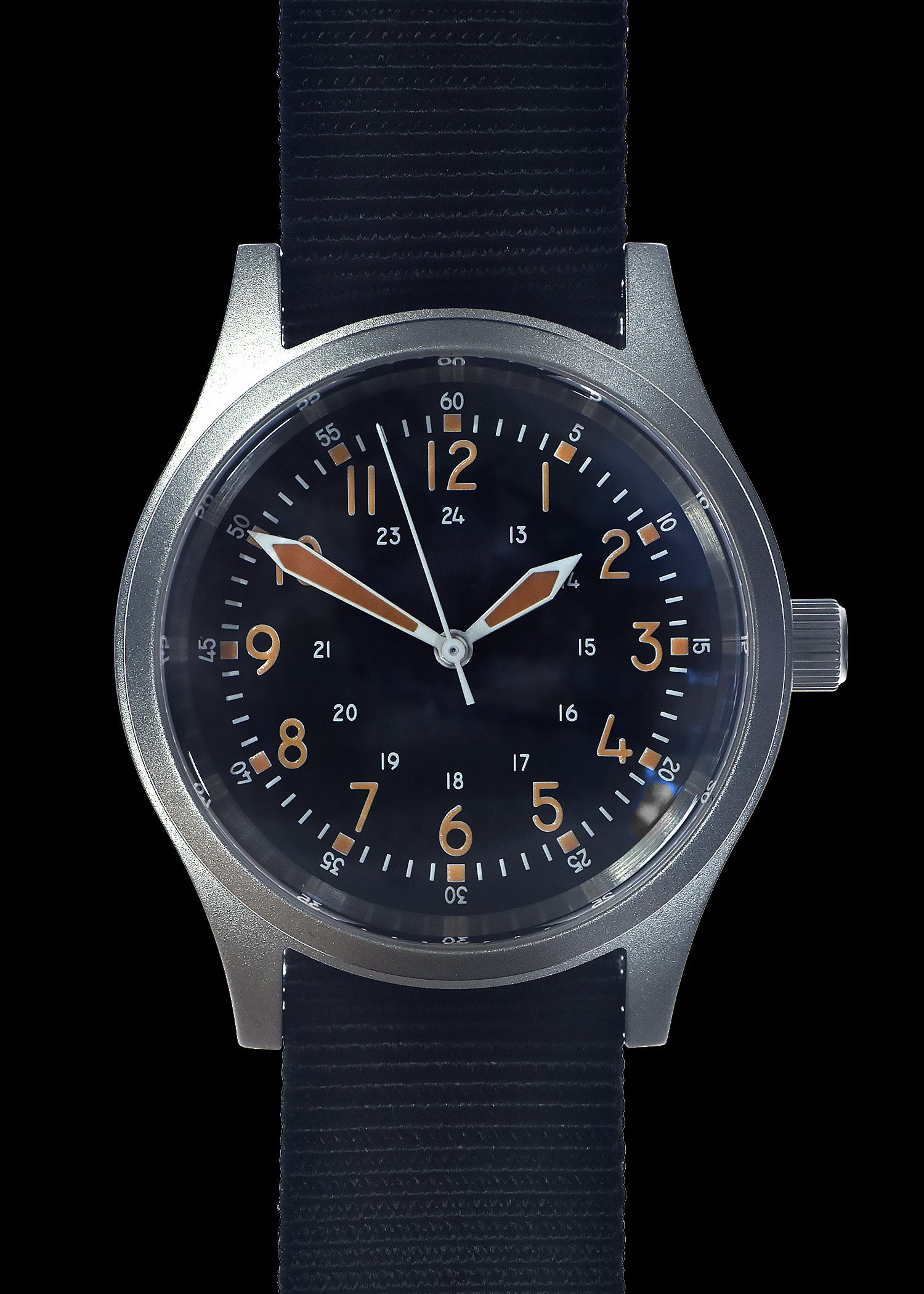 A-17 U.S 1950s Korean War Pattern Automatic 100m Water Resistant Military Watch with Shatter and Scratch Resistant Box Sapphire Crystal